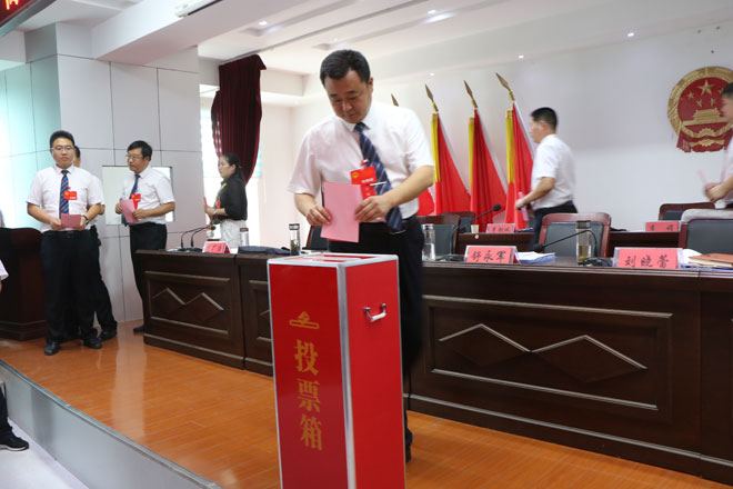 十二届人大六次会-215.jpg