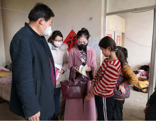 临沂汪沟竹园小学“关爱贫困生-家访送温暖”活动(2)(1)166.jpg