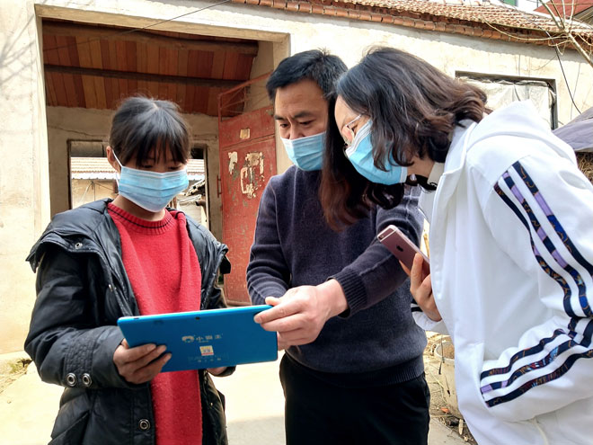孤儿朱秋方学习.jpg