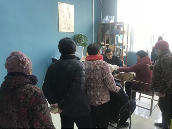 正康中医冬至爱心水饺关爱环卫老人活动新闻稿T1(1)610.jpg
